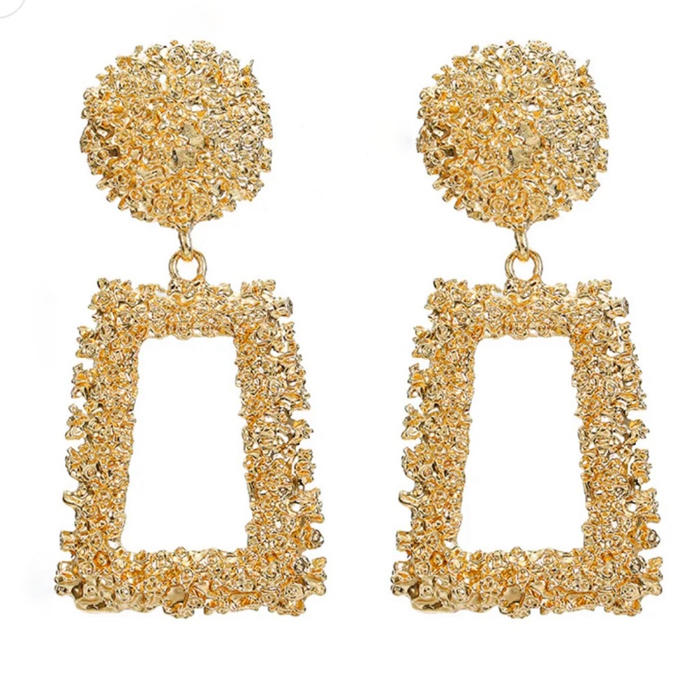 NWOT Chunky Gold Dangle Statement Earrings